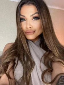 Шарлотта — девушка мечты для свидания