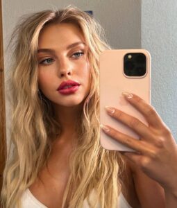 Ангелина предлагает профессиональный эскорт в Киеве