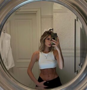 Адрия — модель на сопровождение в Киеве и области