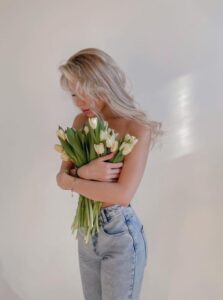 Клара предлагает высококлассный эскорт в Киеве и пригороде