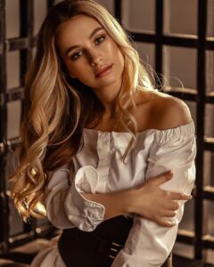 модель Дженифер — лучший эскорт в Киеве