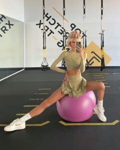 Эскорт с Адрия — лучший выбор в столице Украины