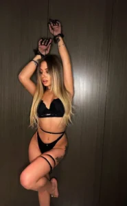 Рената — идеальный выбор для свидания