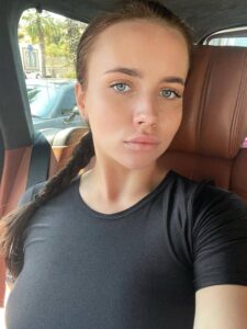 Марианна предлагает высококлассный эскорт в Киеве