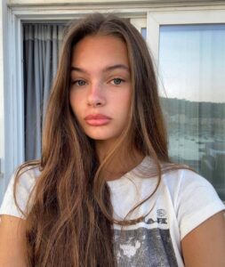 Милана — элитная эскортница в Киеве и области