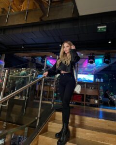 девушка Юлани — VIP сопровождение Киев