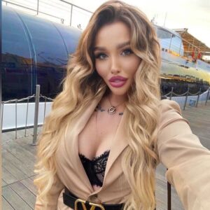 Карди ТОП — вип эскорт в Киеве и области